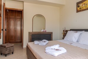 1 bedroom, desk, iron/ironing board, free WiFi
