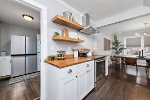 Fridge, microwave, oven, stovetop - 3BR 3BA Fairway Home • Dog-Friendly • Fenced Yard (Fairway)