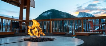 Heritage House near Centre | Rooftop Hot Pools