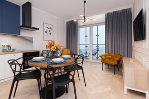 In-room dining - Kasprzaka Modern Apartment by Renters (Warsaw)
