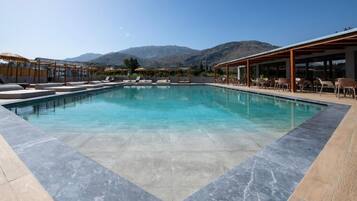 Seasonal outdoor pool