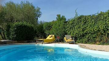 Piscine extérieure, piscine chauffée