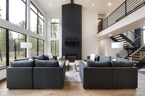 Woodland Hideaway-Game Room, Hot Tub, Access to Pool