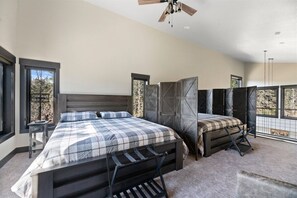 4 bedrooms, free WiFi, bed sheets