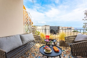 Property grounds - LE FRANCE AP4350 By Riviera Holiday Homes (Niza)