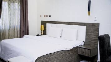 Chambre Supérieure | Coffres-forts dans les chambres, fer et planche à repasser