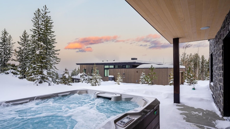 5 Thistle Way 4 Bedroom Home by Moonlight Basin Lodging