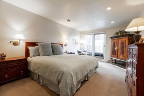 Condo, 6 Bedrooms - Northwood's Juniper 311 6 Bedroom Condo by RedAwning (Vail)
