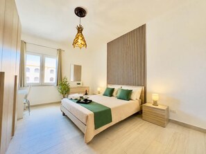 Room - Beachfront Apartment with Pool & Free Parking (Castel Volturno)