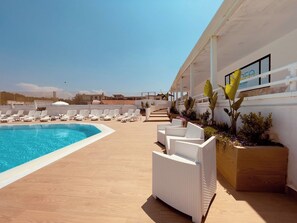 Pool - Beachfront Apartment with Pool & Free Parking (Castel Volturno)