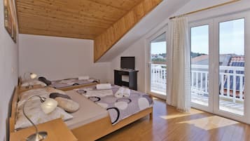 Superior Apartment, Sea View | 1 bedroom, blackout drapes, iron/ironing board, free WiFi