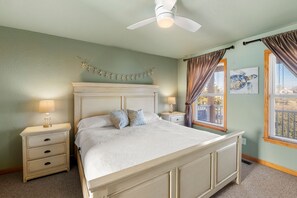 4 bedrooms, iron/ironing board, WiFi, bed sheets