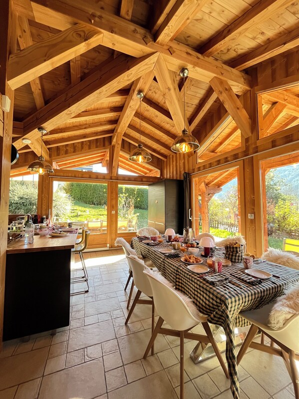 Dining - Elegant Chalet Mathilde - 8-10 guests - pet friendly - large garage & terrace (Montriond)