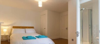 Host & Stay | Victoria Gardens