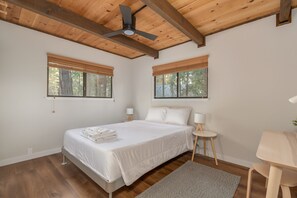2 bedrooms, desk, WiFi, bed sheets - Rivendell Retreat- Cozy Cabin in Blue Lake Springs (Arnold)