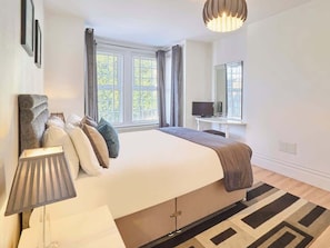 3 bedrooms, iron/ironing board, WiFi, bed sheets - Host & Stay | Grosvenor House (Margate)