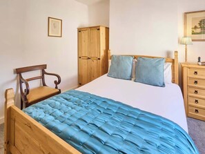 2 soverom, skrivebord, strykejern/-brett og wi-fi