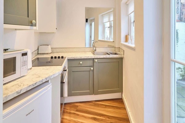St Radigunds House, Canterbury - Host & Stay