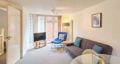 Host & Stay | Queen's Corner