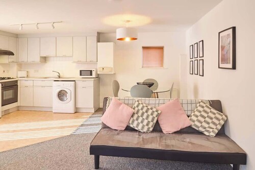 Host & Stay | King's Corner