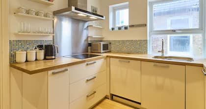 Host & Stay | Sail Away