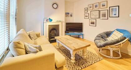 Host & Stay | Sail Away