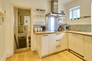 Réfrigérateur, four, plaque de cuisson, lave-vaisselle