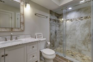 Towels - Sunset Rentals | Evian 141 (Hilton Head Island)