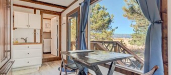 Prairie Retreat|Mountain Getaway Tiny Home|Grill
