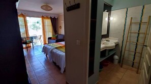 1 bedroom, in-room safe, desk, travel cot