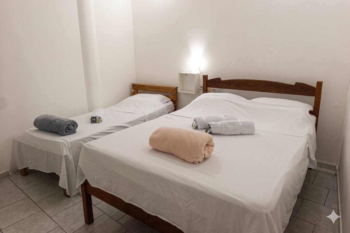 Classic Triple Room | 1 bedroom, desk, laptop workspace, WiFi (free)