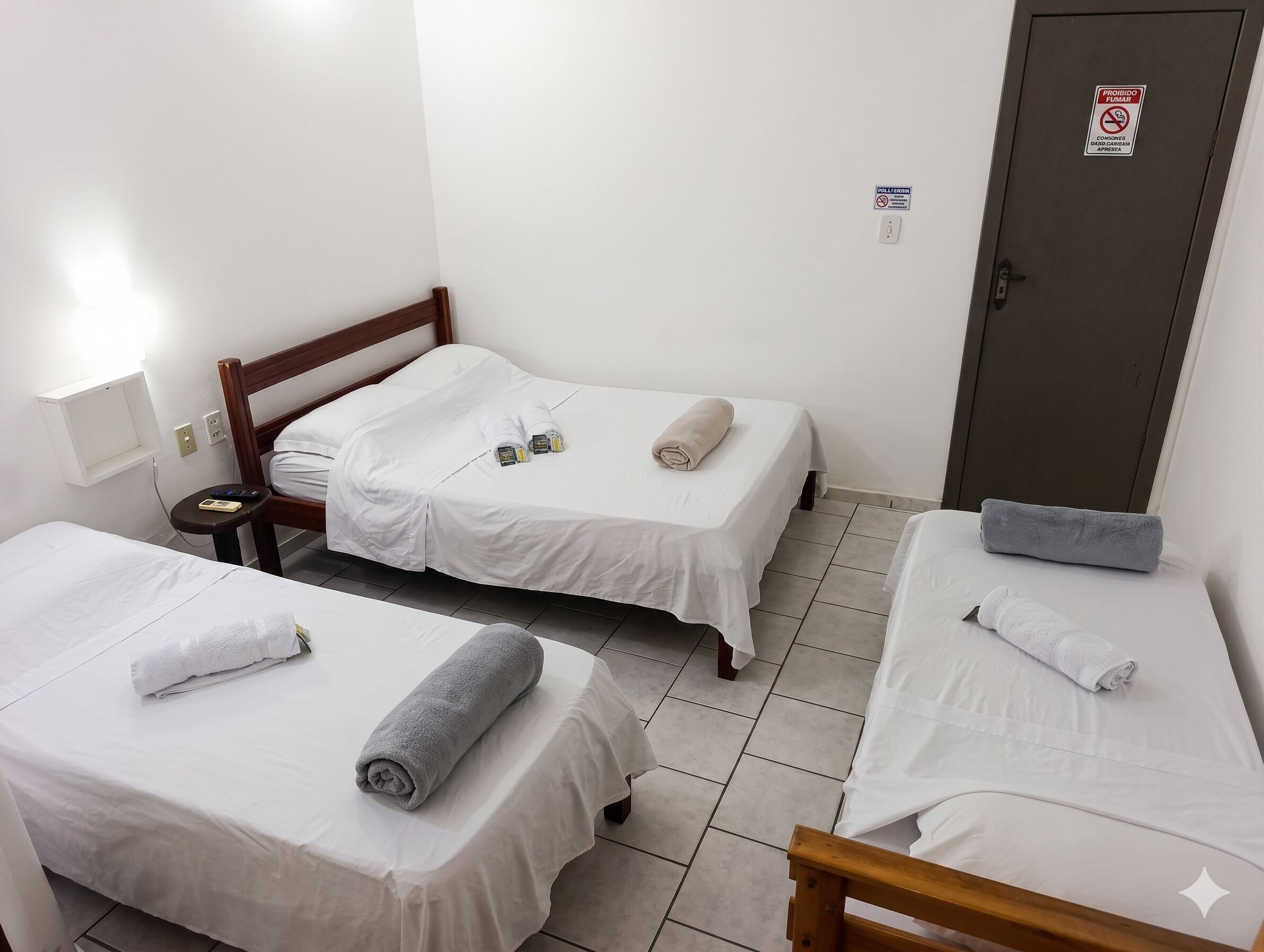 Classic-Vierbettzimmer | 1 Schlafzimmer, Schreibtisch, laptopgeeigneter Arbeitsplatz