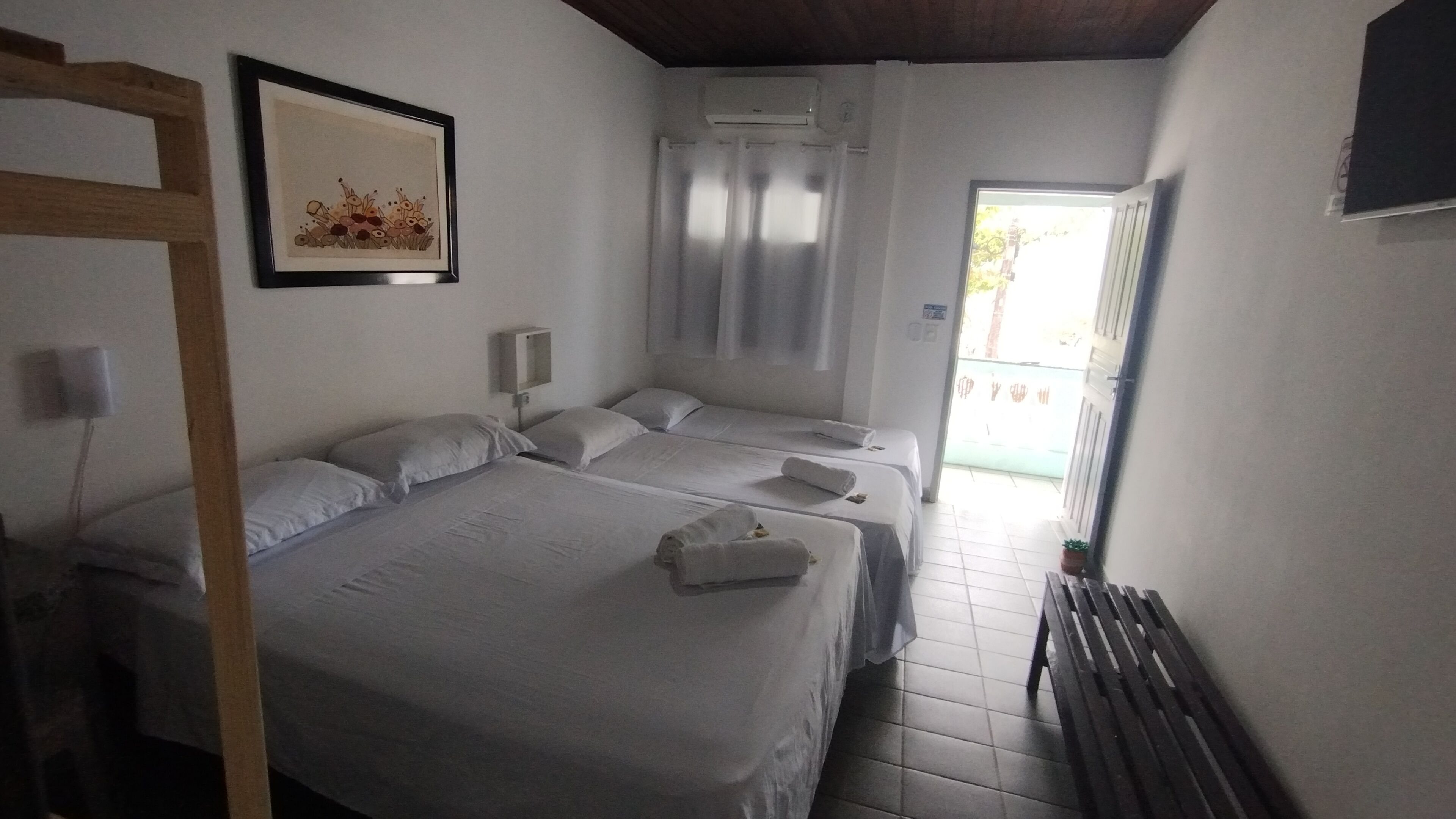 Comfort-Vierbettzimmer, Strandblick | 1 Schlafzimmer, Schreibtisch, laptopgeeigneter Arbeitsplatz
