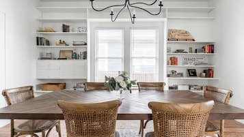 House | 2 bedrooms, iron/ironing board, Internet