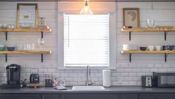 House | 2 bedrooms, iron/ironing board, Internet