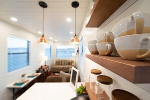 Casa | 1 quarto, ferros/tábuas de passar roupa