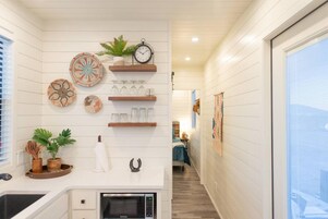 1 habitación, tabla de planchar con plancha y acceso a internet 