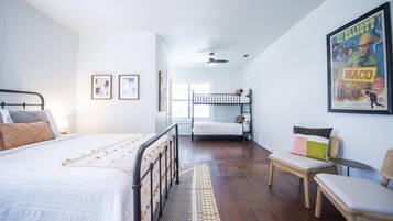 2 habitaciones, tabla de planchar con plancha y acceso a internet