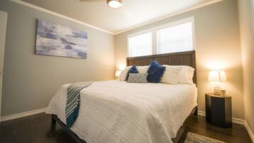 3 habitaciones, tabla de planchar con plancha y internet