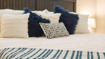 3 habitaciones, tabla de planchar con plancha y internet