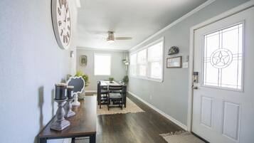 House | 3 bedrooms, iron/ironing board, Internet