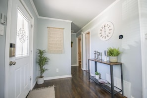 House | 3 bilik tidur, seterika/papan seterika, Internet