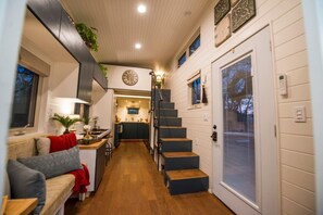 Apartment | 1 bedroom, Internet - Montana Escape Tiny House in Waco 12 min to Magnolia and Baylor (Waco)