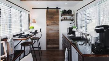 Apartment | 1 Schlafzimmer, Bügeleisen/Bügelbrett, Internetzugang