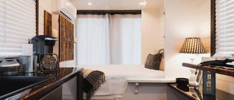 Apartment | 1 bedroom, iron/ironing board, Internet