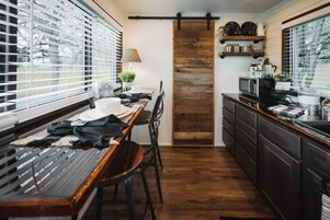 1 habitación, tabla de planchar con plancha y acceso a internet