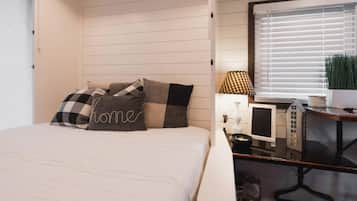 Apartment | 1 bedroom, iron/ironing board, Internet