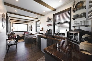 1 habitación, tabla de planchar con plancha y acceso a internet