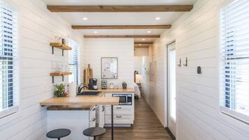 House | 1 bedroom, iron/ironing board, Internet