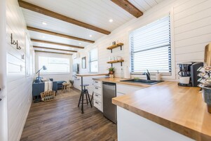 House | 1 bedroom, iron/ironing board, Internet